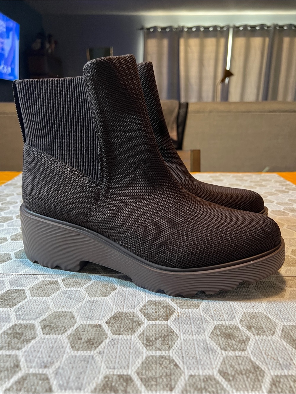 Vivaia Round Toe Chunky Platform Travel Boots, size 40